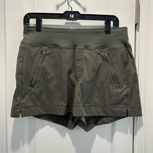 Athleta Trekkie North shorts